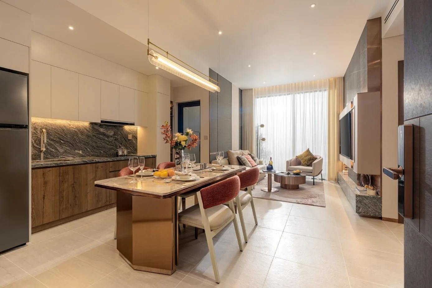 Khu bếp và phòng ăn trong căn hộ 2 phòng ngủ mẫu tại The Westique Residences